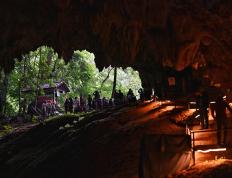​因营救少年足球队出名，泰国探銮洞向游客开放