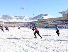长白县首届嬉雪节雪地足球精英赛火热开赛