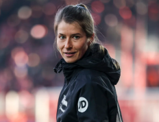 玛丽-路易斯·埃塔成为德国足球甲级联赛首位女性教练