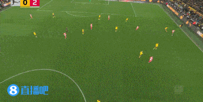 半场-拜仁暂2-0多特 萨内助攻双响于帕凯恩破门拜仁流畅反击进球