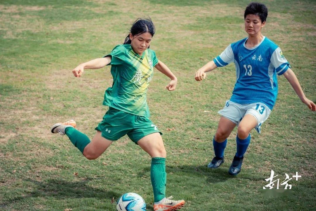 全国青少年足球顶级赛事梅州赛区比赛在五华县开打
