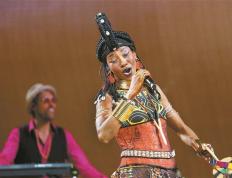 听，来自非洲旷野的旋律 非洲天后法图玛塔·迪亚瓦拉在深拉开来华演出序幕